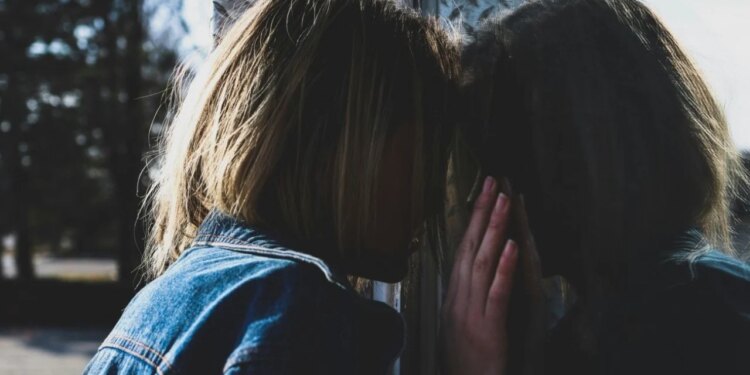 Drogonin gratë dhe pastaj kryenin marrëdhënie me to — Arrestohen 8 në Britani, shkatërrohet rrjeti ndërkombëtar i abuzuesve seksualë