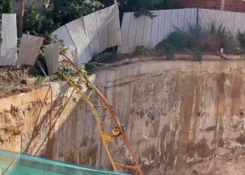 E rëndë në Prishtinë! Vinçi bie gjatë montimit në një kantier ndërtimi, humb jetën 26-vjeçari