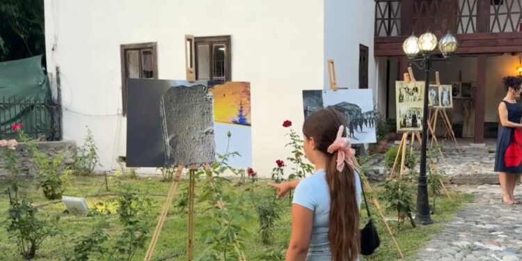 Ekspozita fotografike në Muzeun Etnografik të Elbasanit riktheu nostalgjinë te qytetarët