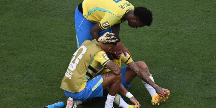 Eliminimi i turpshëm i Brazilit në Botëror, avioni i kombëtares kthehet në Rio me vetëm një lojtar