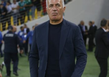 Eliminimi në Botëror nga ish-skuadra i kushton shtrenjtë trajnerit të njohur, shumë pranë shkarkimit
