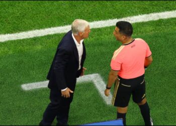 FIFA iu përgjigjet ankesave të Didier Deschamps: Arbitrat tanë janë të klasit botëror