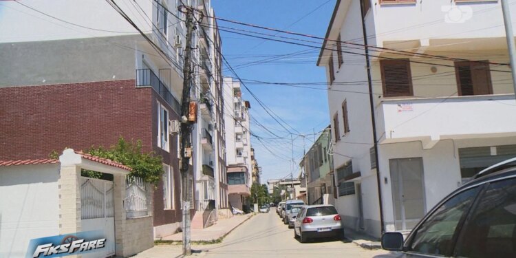 Fiks Fare: Babi do që të vdesë në shtëpinë e tij, pas 7 vitesh familja merr banesën rindërtuar