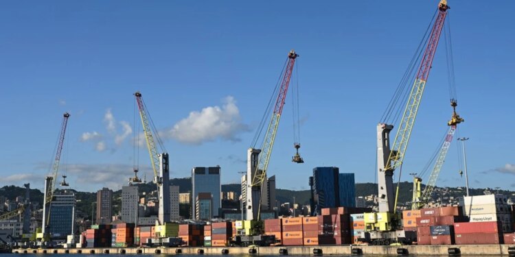 Financial Times: Trump planifikon valë të re tarifash ndaj 60 vendeve