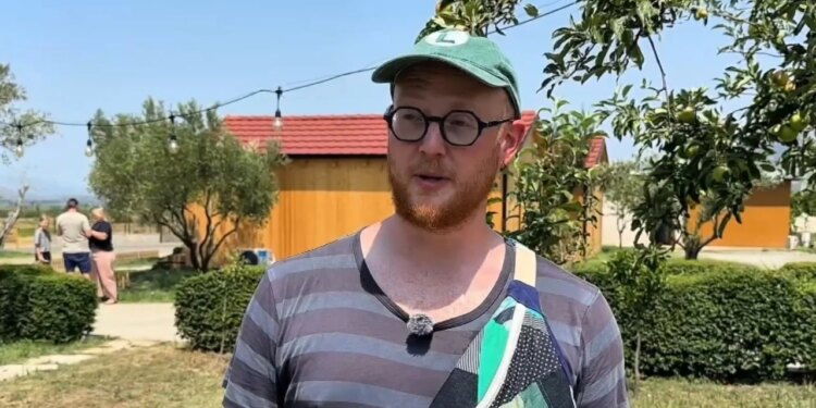 Fishta pushtohet nga turistë francezë dhe nga Zelanda e re; e kemi vizituar që në 2015, kthehemi shpesh