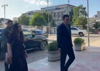 Formimi institucioneve reja në Kosovë — Albin Kurti përballet herë parë me Vjosa Osmanin; ish-presidentja negocion si deputete LDK-së