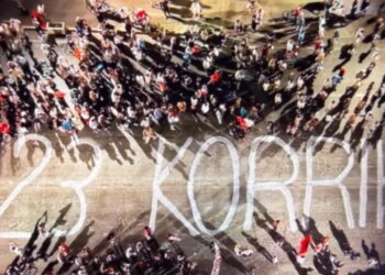 Fotolajm/ Të enjten seanca e fundit plenare, protestuesit shënojnë në bulevard datën e tubimit të radhës para Kuvendit