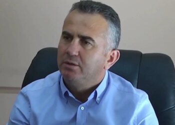 Fredi Kokoneshi, ish-kryebashkiaku i Divjakës, është pandehur për shpërdorim detyre