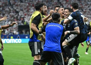 Futbolli nuk vjen në shtëpi, Messi me shokë përmbysin Anglinë dhe arrijnë finalen e dytë radhazi të Botërorit