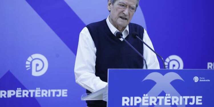 Gafa në zgjedhjet e sekretariateve PD, Lorenc Luka kërkoi të mos futet në garë; mesazhi u lexua vonë