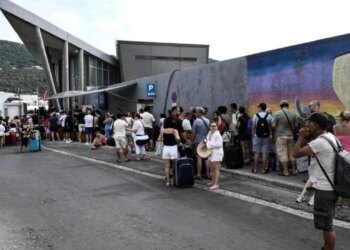 Greqia lehtëson hyrjen e turistëve turq në 12 ishuj grekë të Egjeut, jep vizë shtatëditore në mbërritje