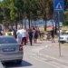 Grua e moshuar u lëndua duke zbritur nga urbani i linjës në Vlorë, transportohet me urgjencë në spital