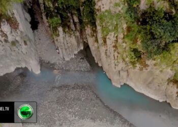Holta "pushton" turistët e huaj, kanioni i Gramshit bëhet destinacion i preferuar