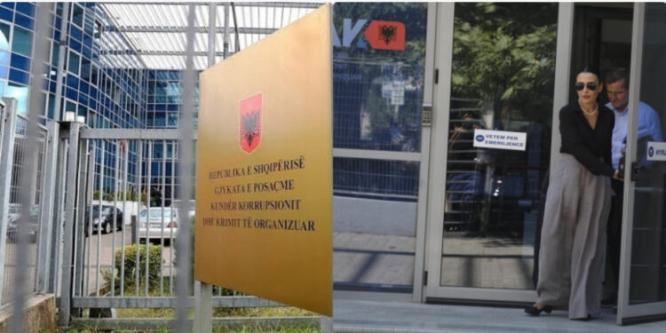 Balluku e pandehur edhe për lotet e tjerë të Unazës së Madhe! SPAK: U thirr në Prokurorinë e Posaçme për t’u njohur me akuzat