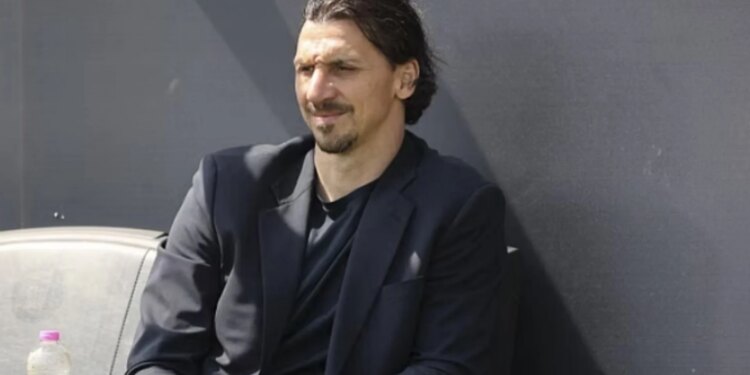 Ibrahimovic ngelet pas Madueke: Anglia luajti me një futbollist më pak