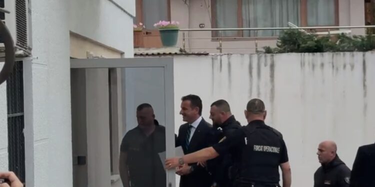 Ilir Panda dorëhiqet nga gjyqi ndaj kryebashkiakut Veliaj; caktohet gjyqtar i ri