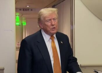 Irani ka kërkuar marrëveshje, Trump nga bordi i Air Force One: Nuk e di nëse meritojnë një pakt