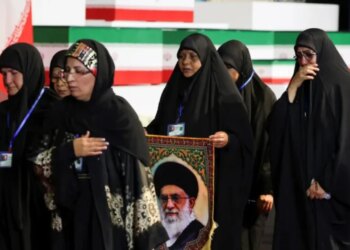 Irani nis ceremonitë mortore për Ajatollah Ali Khamenein; njoftohet për një seri ceremonish dhe çfarë do të ndodhë