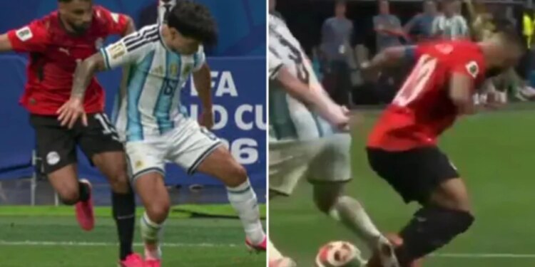Ish-arbitri i Premier League kritikon vendimet në Argjentinë–Egjipt: VAR-i kishte dy standarde, golat të trajtoheshin njësoj