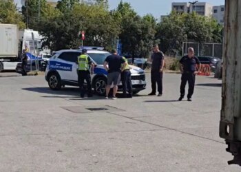 Kamioni përplas për vdekje këmbësorin në Portin e Durrësit; 62-vjeçari nga Kosova humb jetën