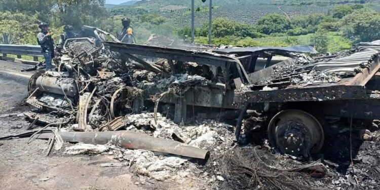 Kamioni shkakton tragjedi në Meksikë: të paktën 10 të vdekur dhe 9 të plagosur në aksident zinxhir (Video)