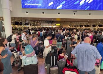Kaos në kufijtë e BE-së; Brukseli pranon problemet me EES, por nuk tërhiqet nga sistemi i ri