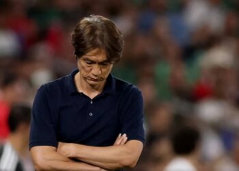 Koreja e Jugut: nuk ka paqe për Hong Myung-bo, ish-trajneri largohet për në SHBA
