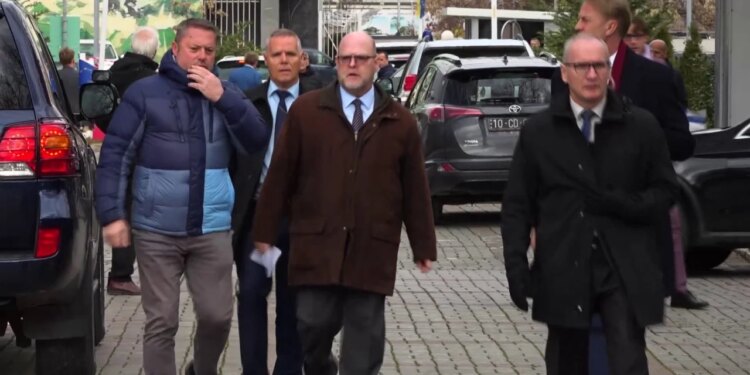 Kosova po rrezikon, ish-ambasadori amerikan Hovenier paralajmëron: Vëmendja e SHBA nuk është e pafundme