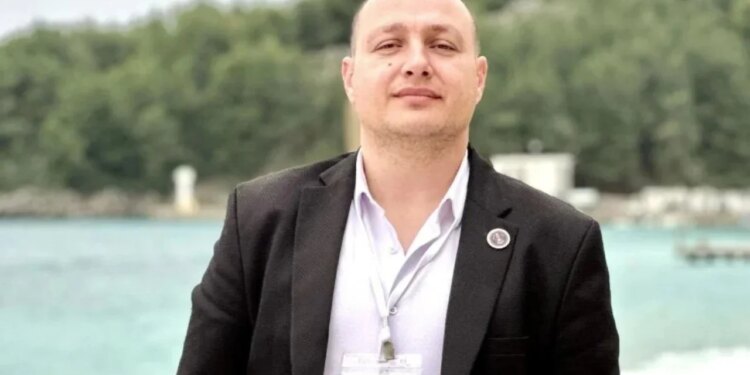 Kreu i KLSH-së, Arben Shehu, mesazh për vdekjen e gazetarit Enrik Mehmeti: Humbje e dyfishtë për Vlorën