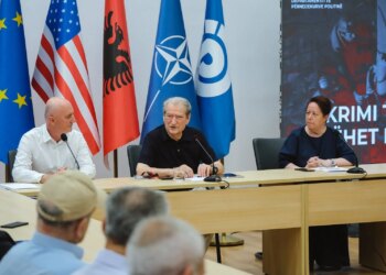 Kreu i PD injoron thirrjet Rama n'burg, Berisha n'burg: Të bëjmë gjithçka që protesta të arrijë misionin
