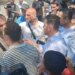 Kush je ti?! Protestuesit dëbojnë Kaprin, Balliun e Muçin nga Komisariati nr.1: Ik, shporru!