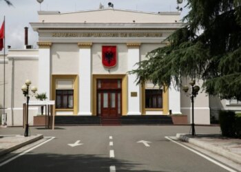 Kuvendi zhvillon sot seancë plenare, paralajmërohet protestë para Parlamentit