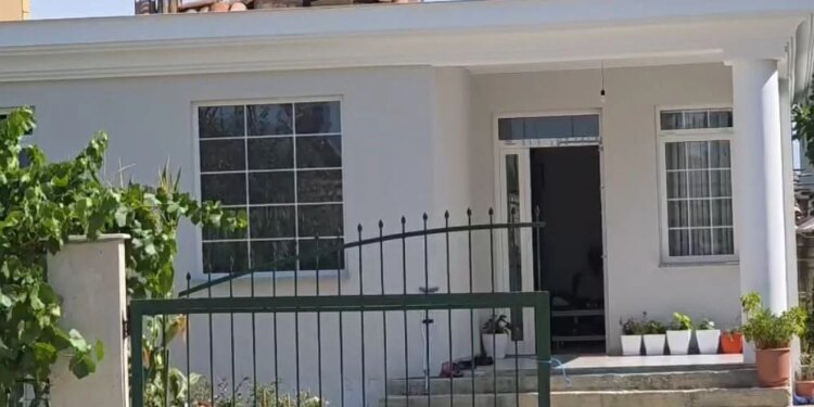 LAJM I FUNDIT/ RENEA rrethoi zonën, 35-vjeçari lëshon ish-të fejuarën që e mori peng pas krimit në familje