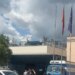 LAJM I FUNDIT/ Tensionet në Kuvend mes protestuesve dhe policisë, dëgjohet një shpërthim në oborrin e institucionit