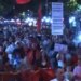 LIVE/ Protestuesit marshojnë 41 ditë në Tiranë, thirrje për largimin e klasës së vjetër dhe qeveri teknike