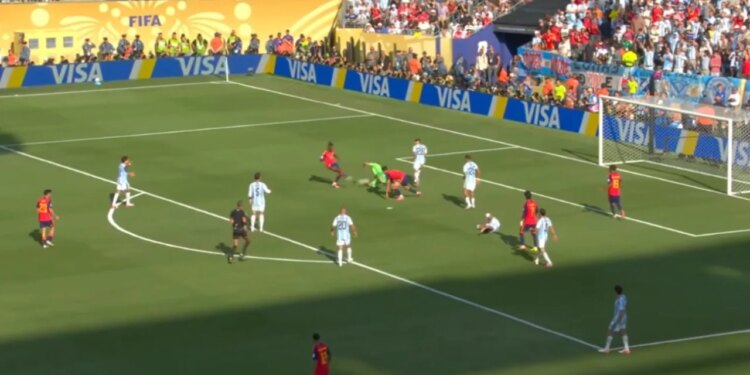 LIVE SPANJË-ARGJENTINË: Arbitri anulon golin e avantazhit të La Roja, luhen 15 minutat e fundit (Video)