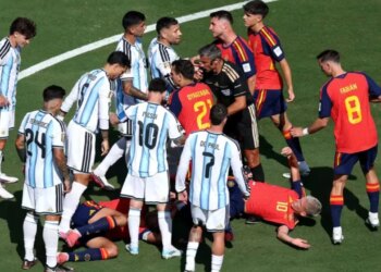 LIVE SPANJË-ARGJENTINË: Ende asnjë gol në New Jersey, De La Fuente hedh në sulm yjet e Barcelonës (Video)