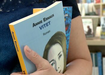 Librat e preferuar gjatë verës: Zhvillimet gjeopolitike, luftërat dhe protestat ndikojnë në përzgjedhjen e lexuesve