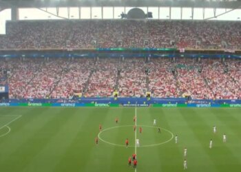 Live Norvegji-Angli/ Topi i parë shkelmohet në Miami, skuadrat kërkojnë gjysmëfinalen