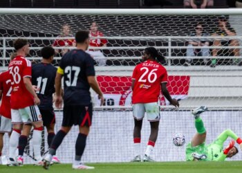 Manchester United nis keq fazën përgatitore; Djajtë e Kuq munden nga skuadra e yjeve të Hollywood-it