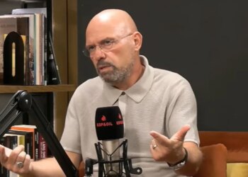 Manjani për protestën: Ne jemi populli? Avash mor burrë! Kujdes! Populli fle gjumë, flamingot sa xhirot te liqeni