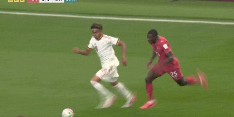 Mbrojtësi pësoi dëmtim pas duelit me spanjollin Nemanja Vidiç; Yamal Mini Messi dëmtoi Mendesin me lëvizje dehëse