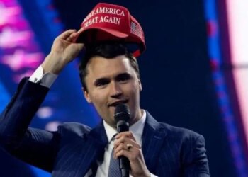 Më kërkoi një mjet gdhendjeje — dalin detaje të reja nga hetimi për dyshuarin e vrasjes së Charlie Kirk