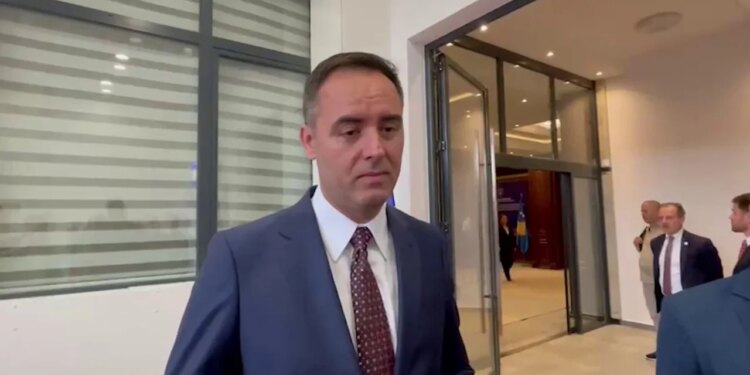 Mendoj që opsionet në tavolinë… Konjufca e konsideron afrimin me LDK-në? VV sytë te LDK
