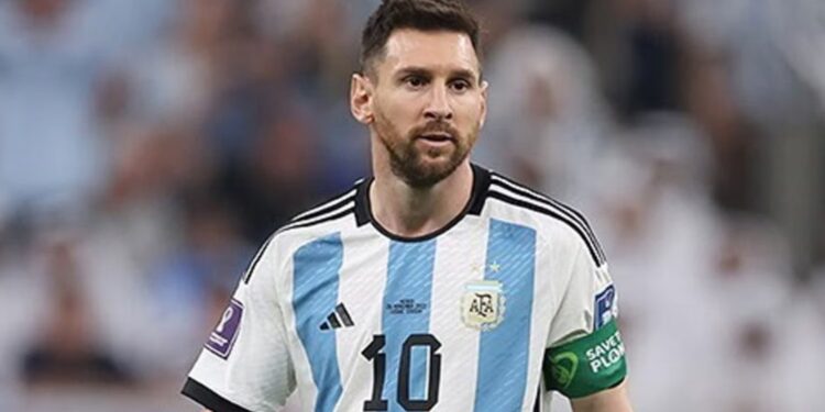 Messi ende në garë për Këpucën e Artë — çfarë i duhet ndaj Spanjës për të kaluar Mbappen