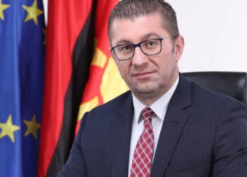 Mickoski prezanton kabinetin e ri në Maqedoninë e Veriut, ndryshojnë 7 ministra dhe hyn një partner i ri