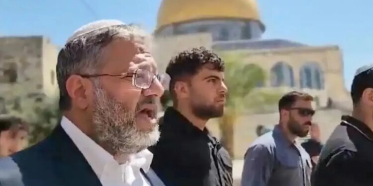 Ministri izraelit hyn në kompleksin e shenjtë të Jerusalemit me qindra hebrenj