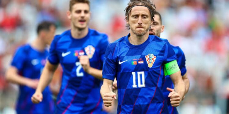 Modric mban gjallë shpresat e Milanit: Do të zbuloni shpejt të ardhmen time
