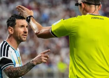 Mos trego mungesë respekti ndaj meje — Messi përplaset me arbitrin portugez, rrjeti shpërthen