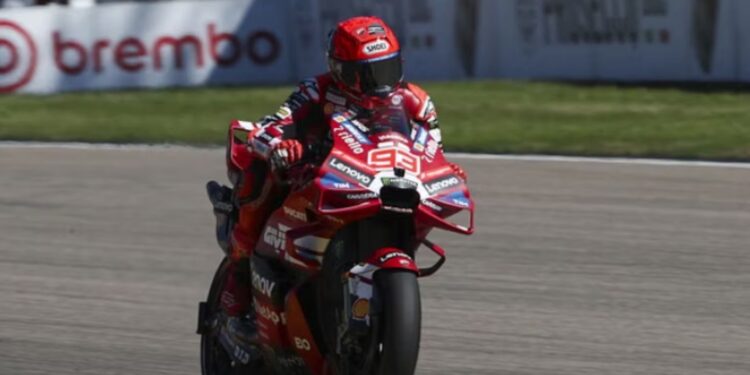 MotoGP/ Marc Marquez siguron pole position dhe vendos kohë rekord në Gjermani